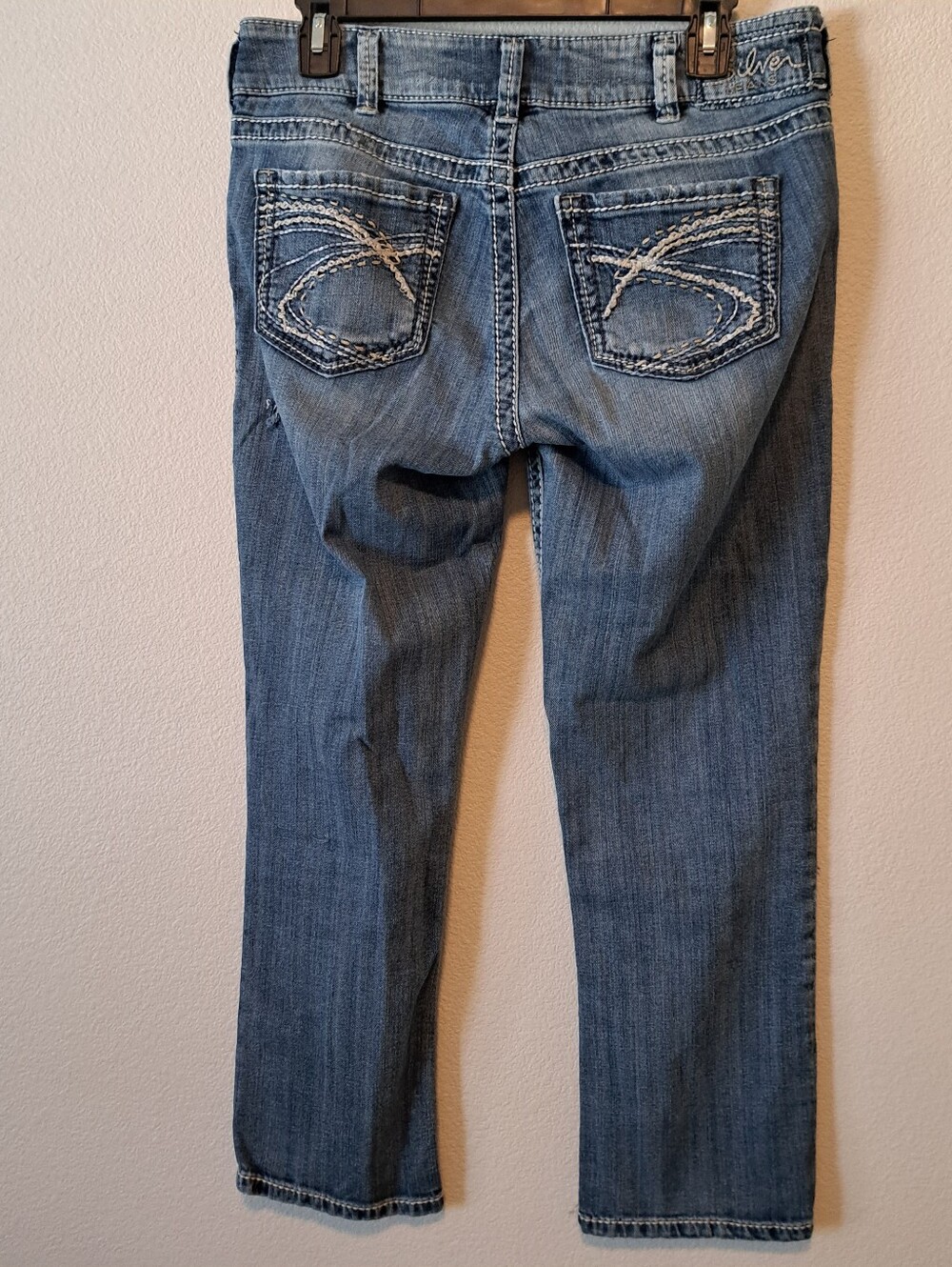 Silver Jeans Straight Leg capri's in Medium Blue Wash Size 32 - Picture 4 of 8